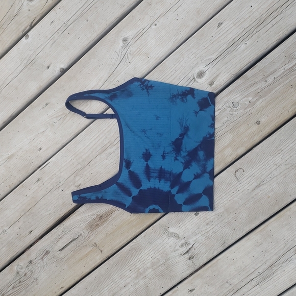 Crop top - Picture 1 of 4